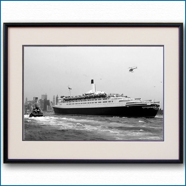 1969年 客船クイーンエリザベス2・ニューヨーク初入港の写真 3256LL